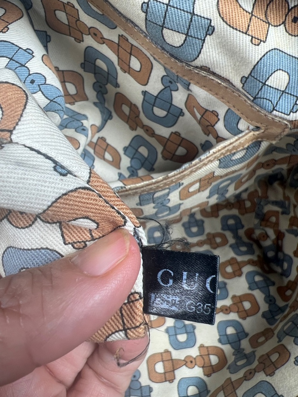 Gucci Beige Monogram Leather Tote Bag - Picture 11 of 11